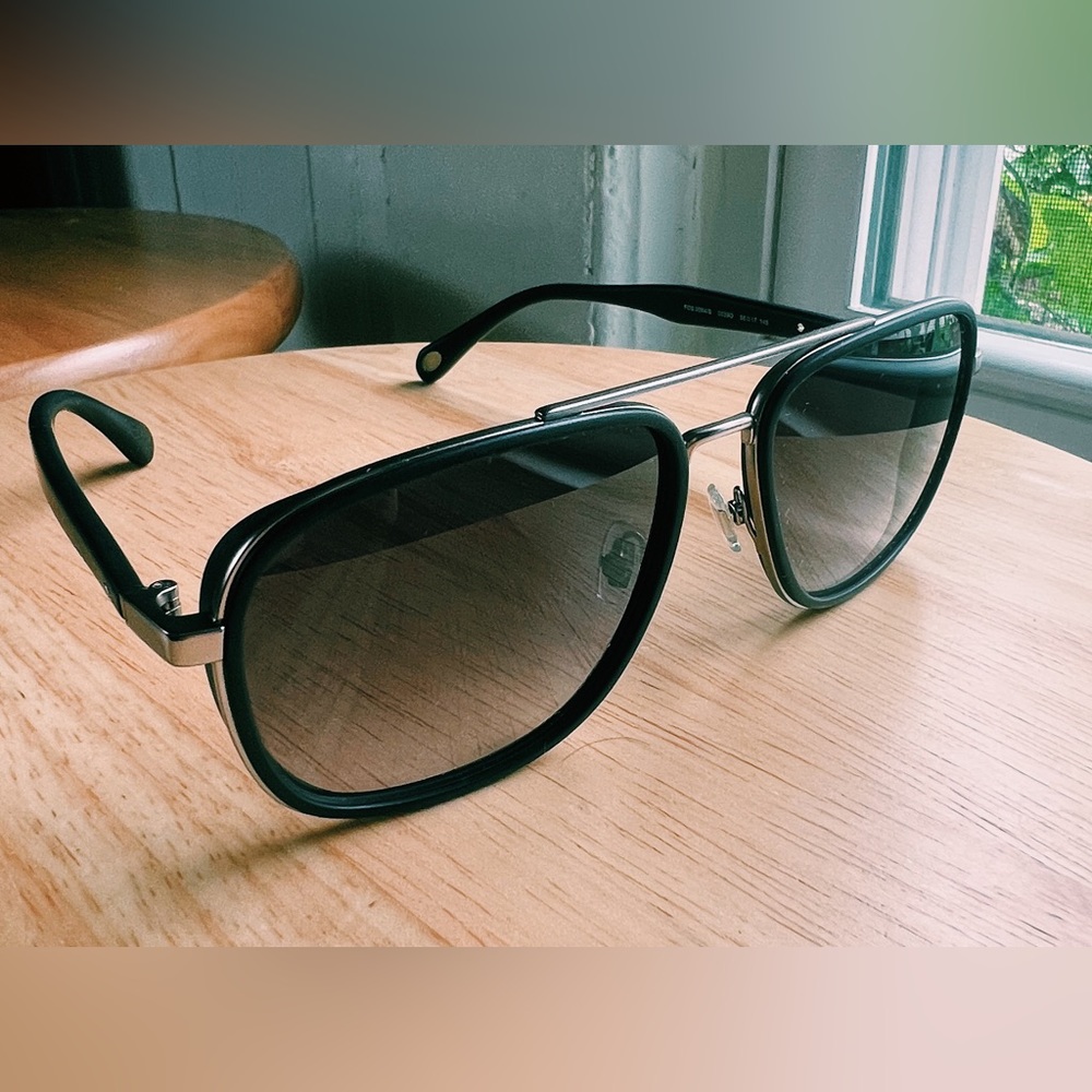 Fossil Sunglasses. Black and silver.
